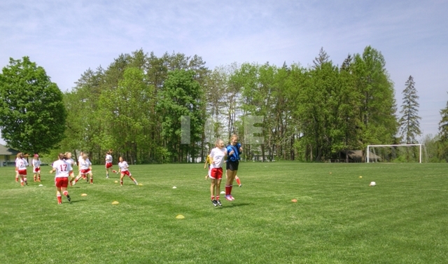 Lakefield College School (LCS)