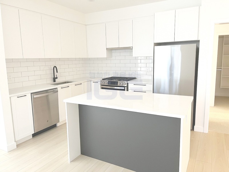 [꾸미기]110-32174 George Ferguson Way Abbotsford BC V2T 2K6.jpg